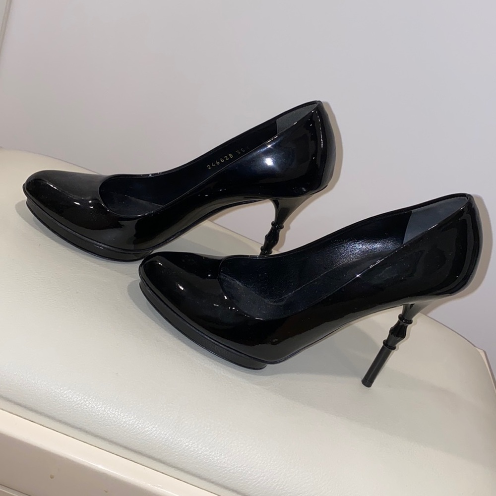 Gucci shoes worn few times !!! Color black size 35 1/2 US 5 1/2
